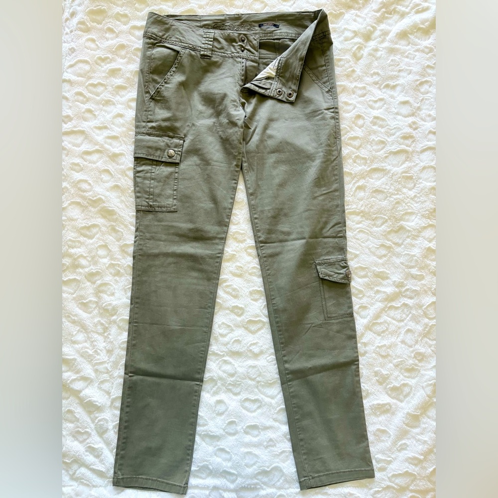 Celebrity Pink Olive Green Cargo Pants 99% cotton. Light, soft and comfortable.